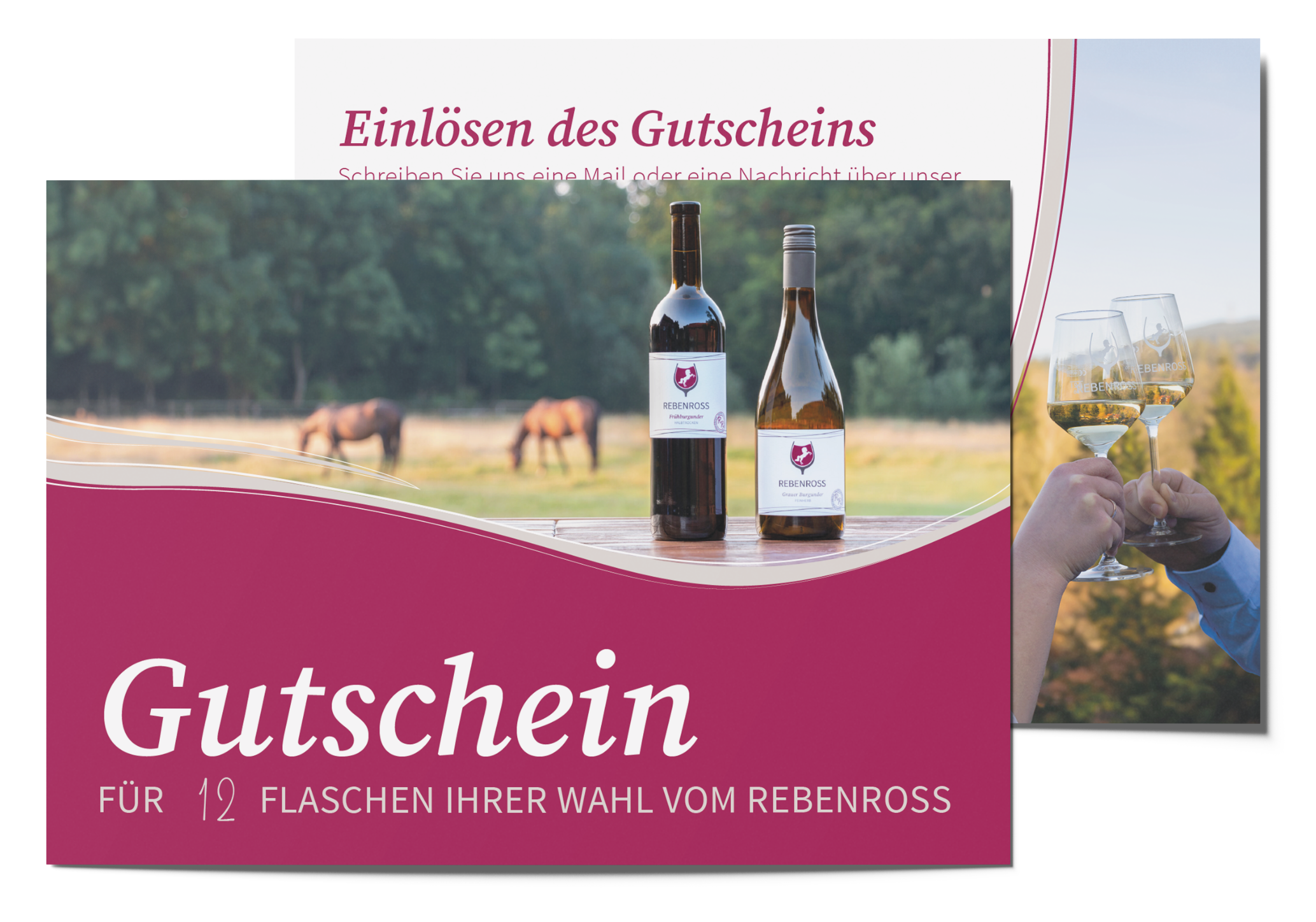 Zwei Holzklemmbretter mit Rebenross-Weinkarten in Deutsch und Englisch